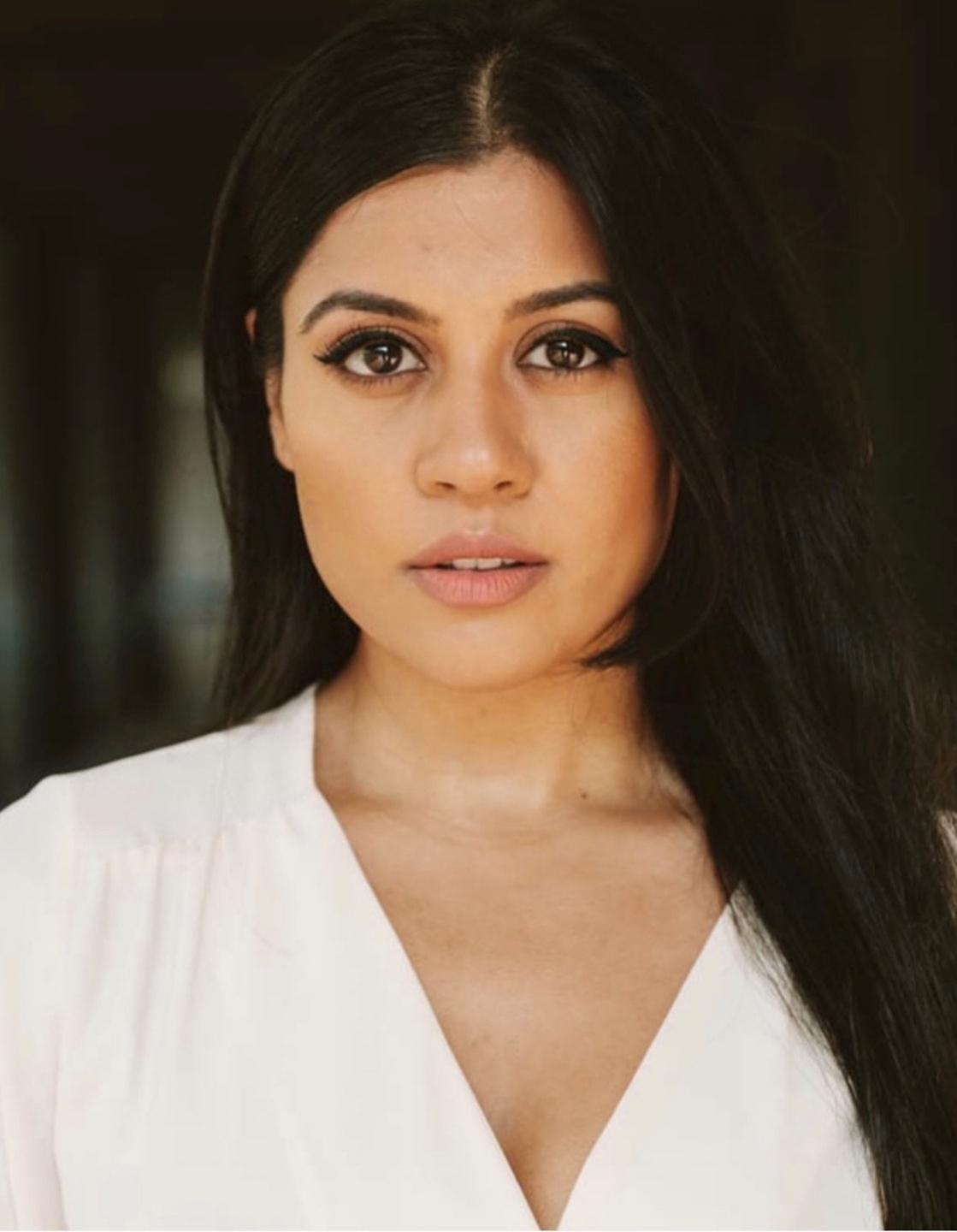 Priya Davdra Headshot