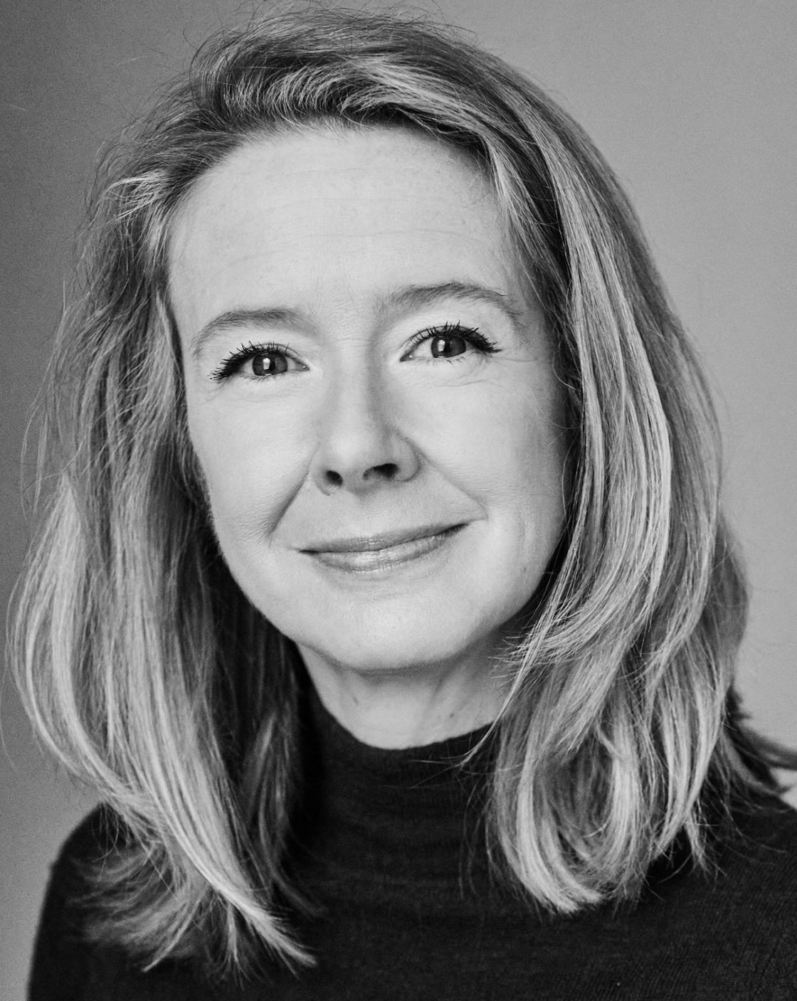 Julia J Nagle