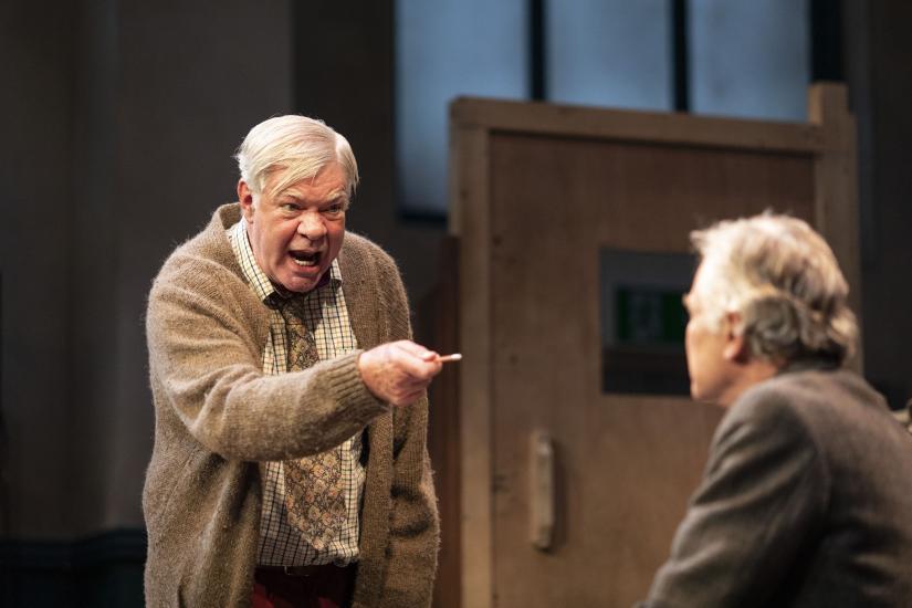 Matthew Kelly shouts at David Yelland